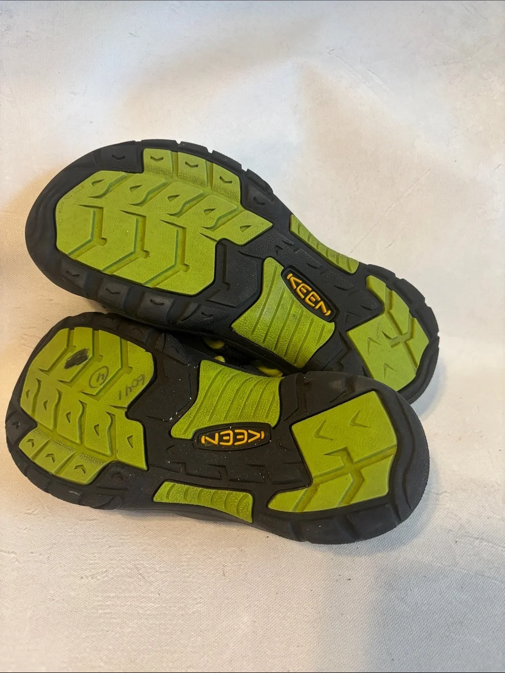 Kids Black and Neon Green Keen Outdoor Hiking Sandals, size 4